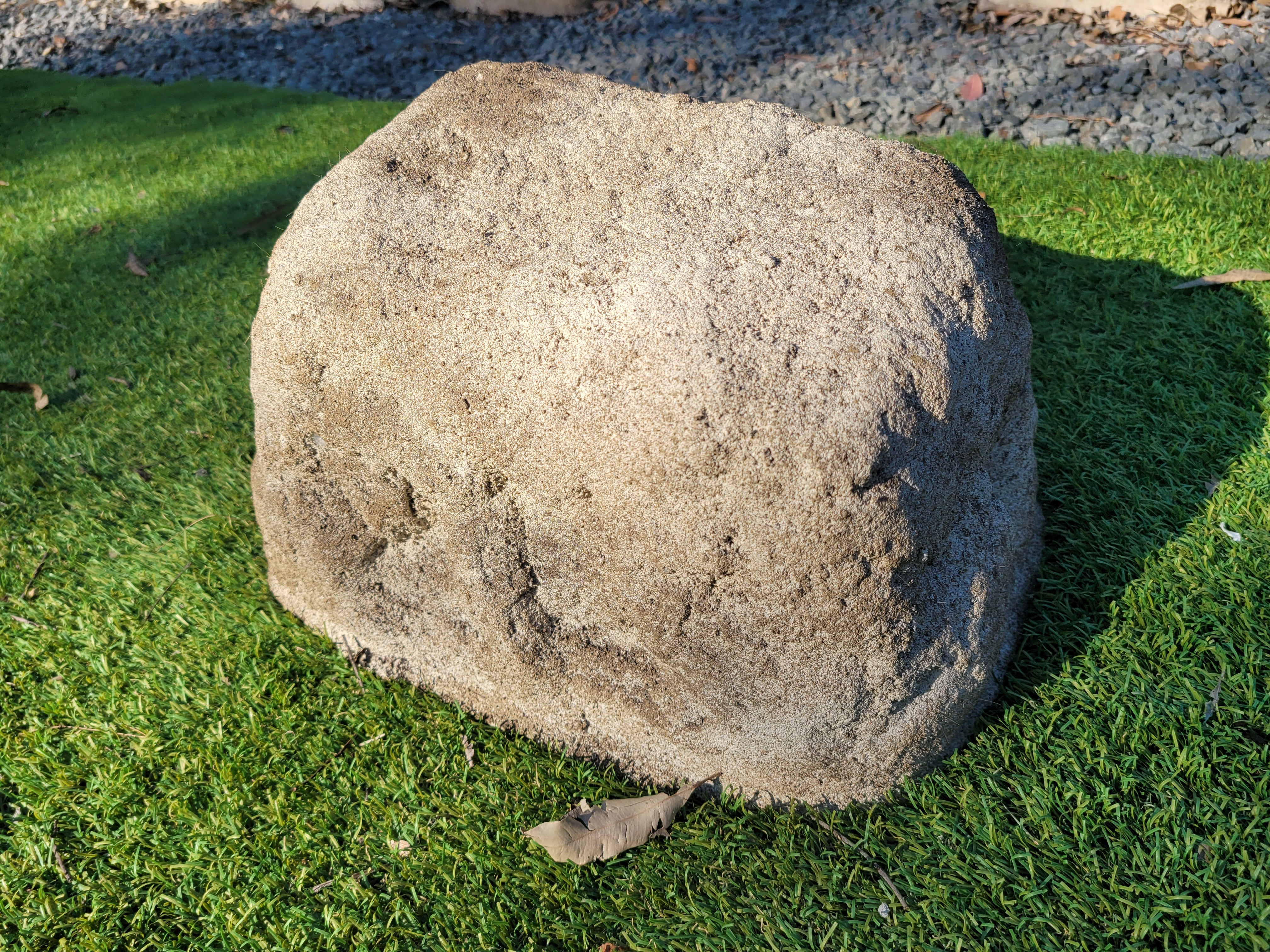 Memorial Rock Urn 1907 Regular Natural Riversand