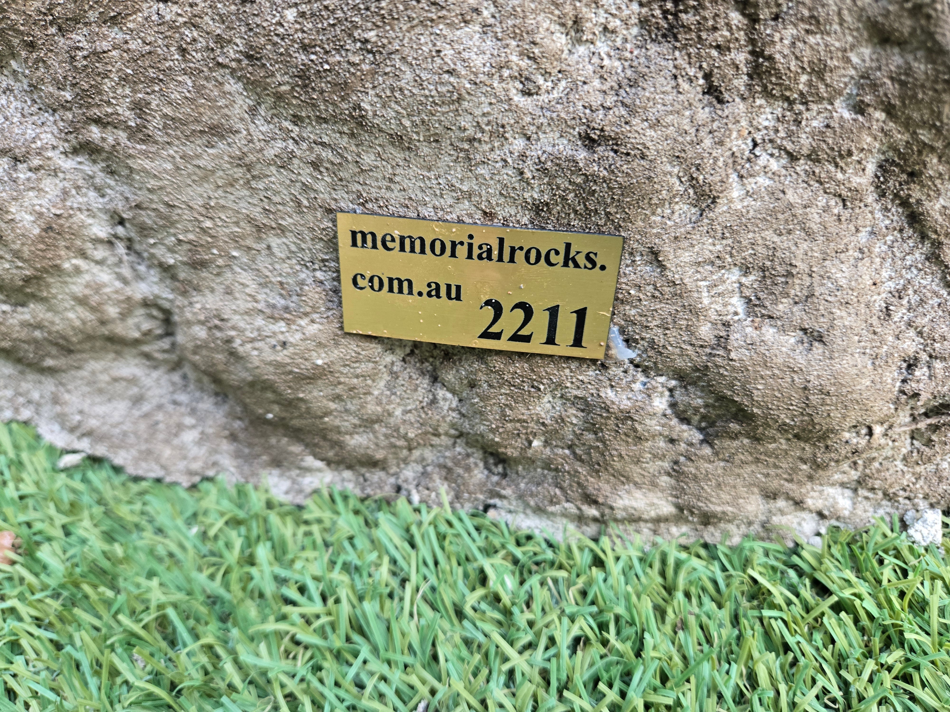 Memorial Rock Urn 2211 Medium Natural Riversand